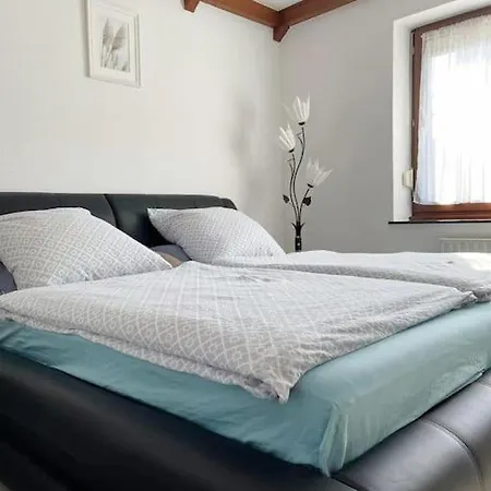 Messe, 2-bedroom Duplex With Kitchen&garden Düsseldorf