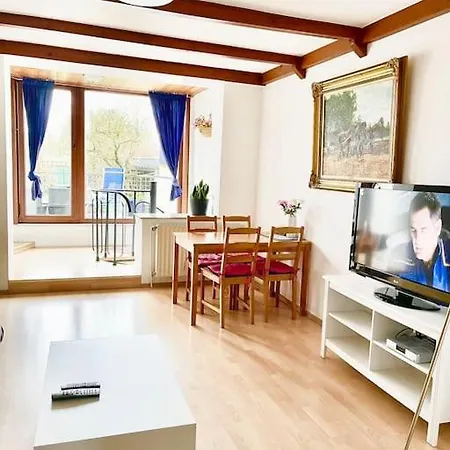Messe, 2-bedroom Duplex With Kitchen And Garden Düsseldorf