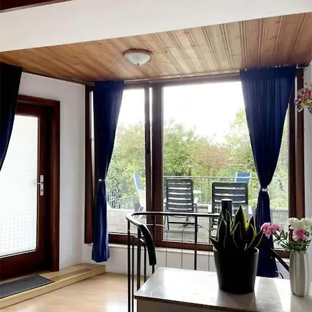 Messe, 2-bedroom Duplex With Kitchen And Garden